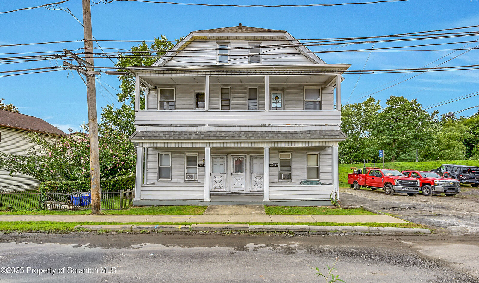 Property Photo:  6-8 Green Ridge Street  PA 18509 