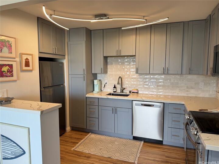 Property Photo:  920 Ward Avenue 9B  HI 96814 