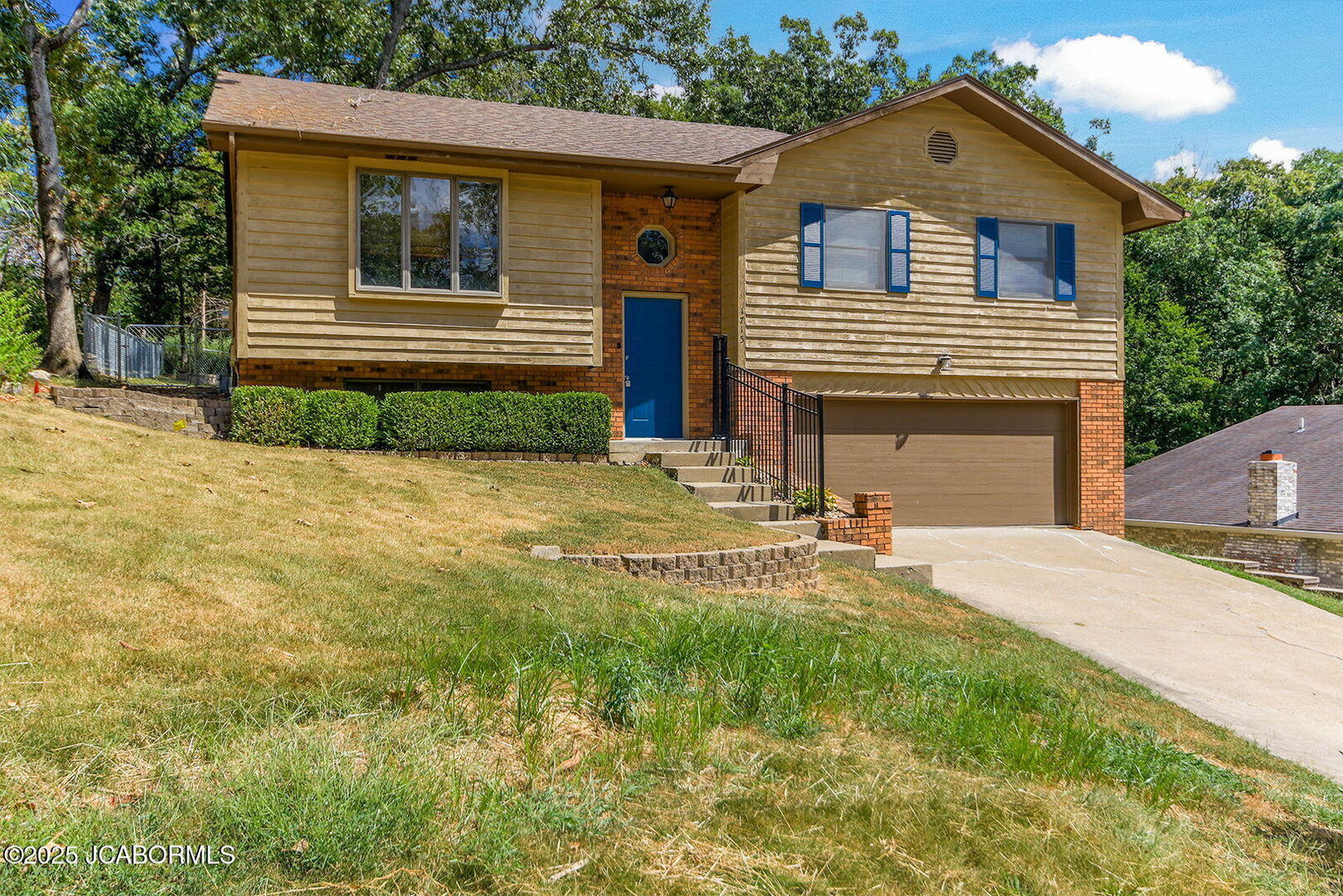 Property Photo:  1715 Independence Drive  MO 65109 