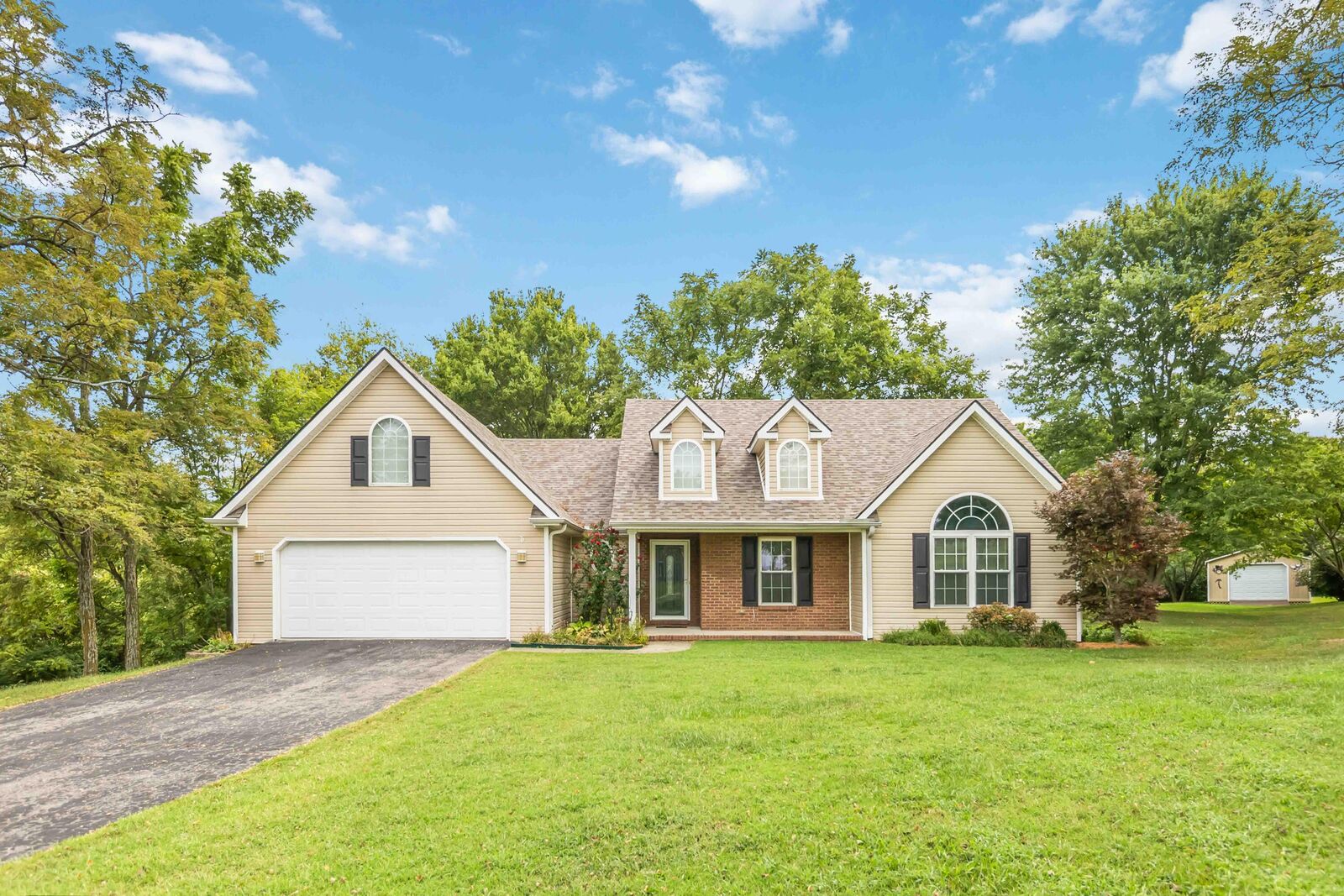 Property Photo:  414 Angela Way  KY 40444 