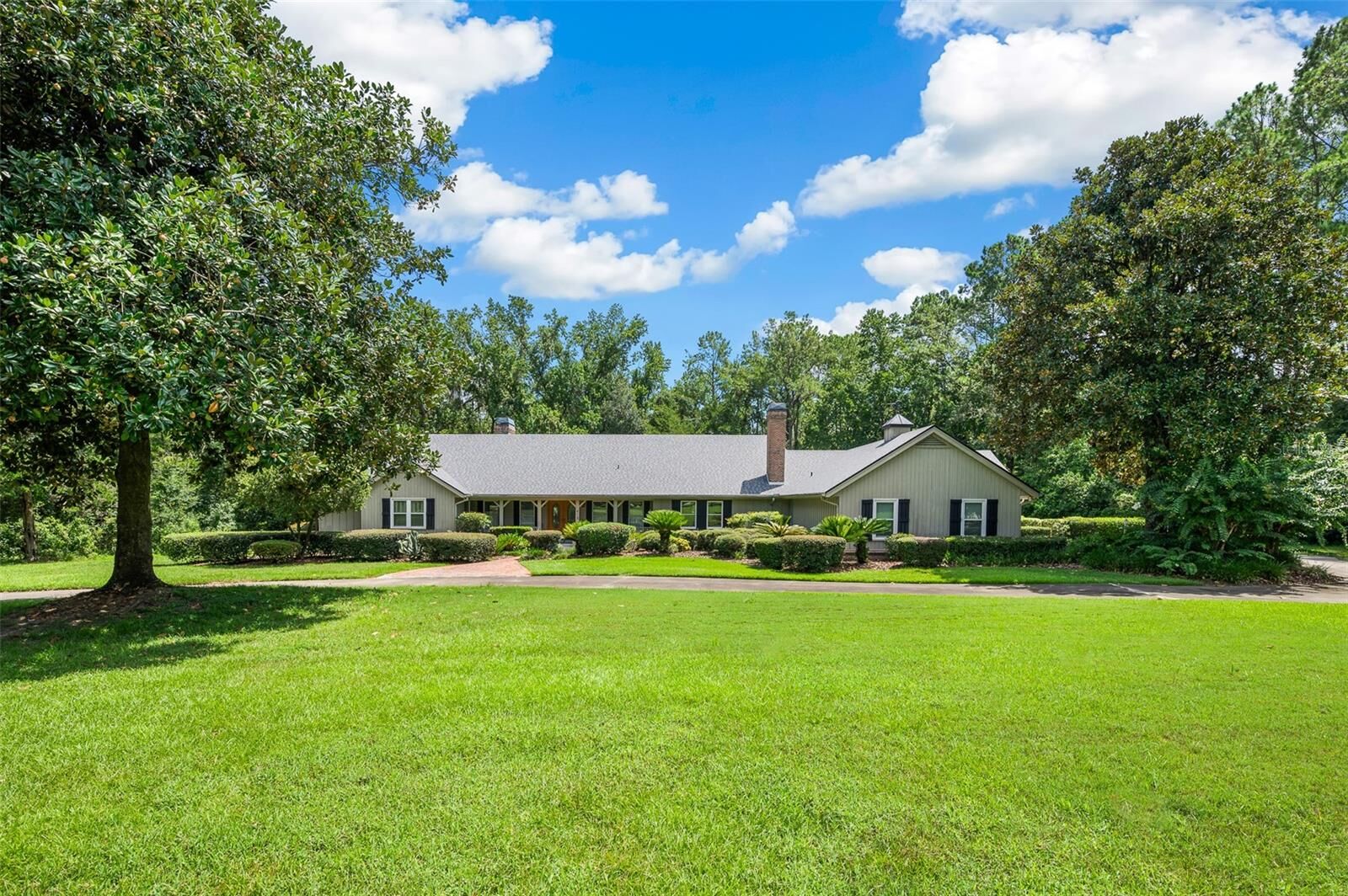 Property Photo: 413 SW 97th Terrace FL 32607