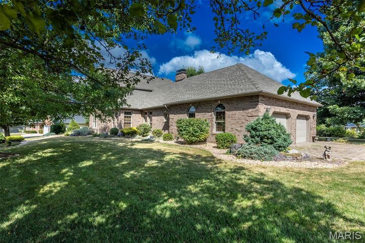Property Photo:  1300 White Oak Trail  IL 62035