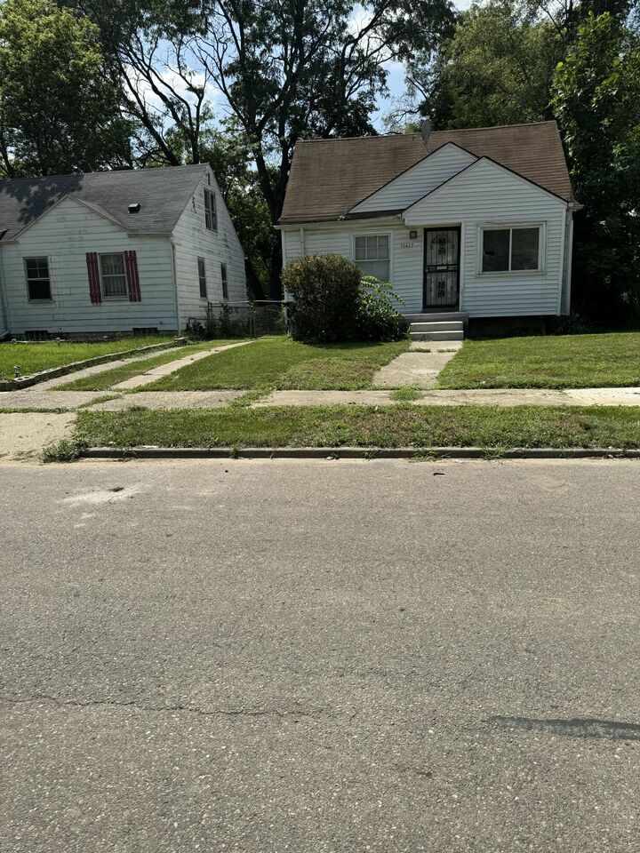 Property Photo: 15427 Patton Street MI 48223