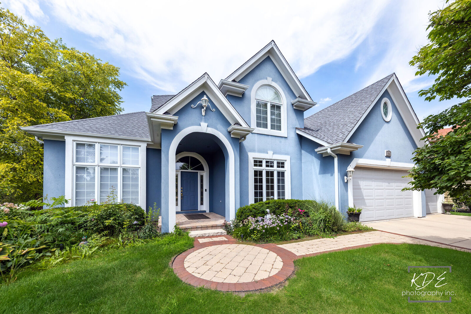 Property Photo: 940 Burnham Court IL 60502