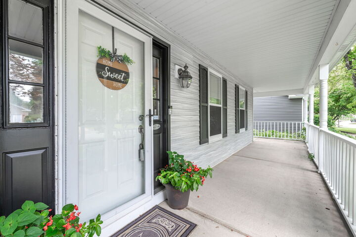 Property Photo: 2032 Swan Lane IL 60123