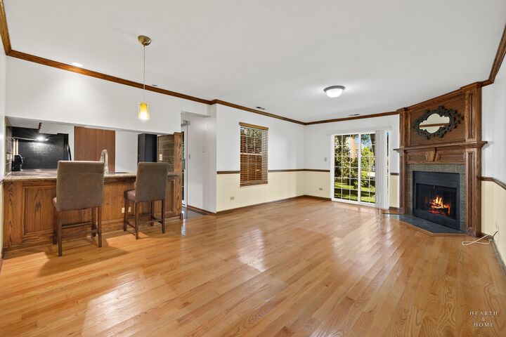 Property Photo:  100 White Oak Court 3  IL 60195 