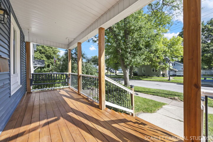 Property Photo: 255 Plum Street IL 60506