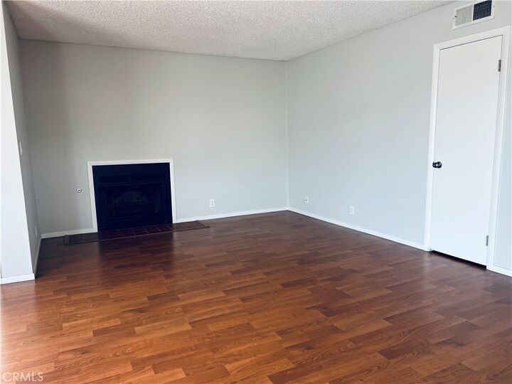 Property Photo:  1549 W 146th St 9  CA 90247 