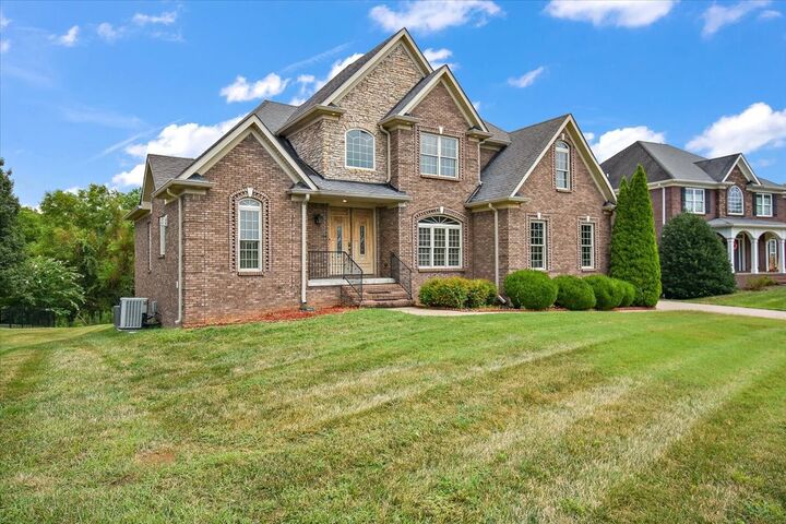 Property Photo: 2497 Settlers Trce TN 37043