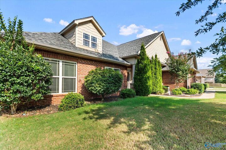Property Photo:  214 Maplebrook Drive  AL 35756 
