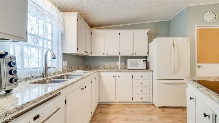 Property Photo:  566 Horizon Drive  FL 33903 