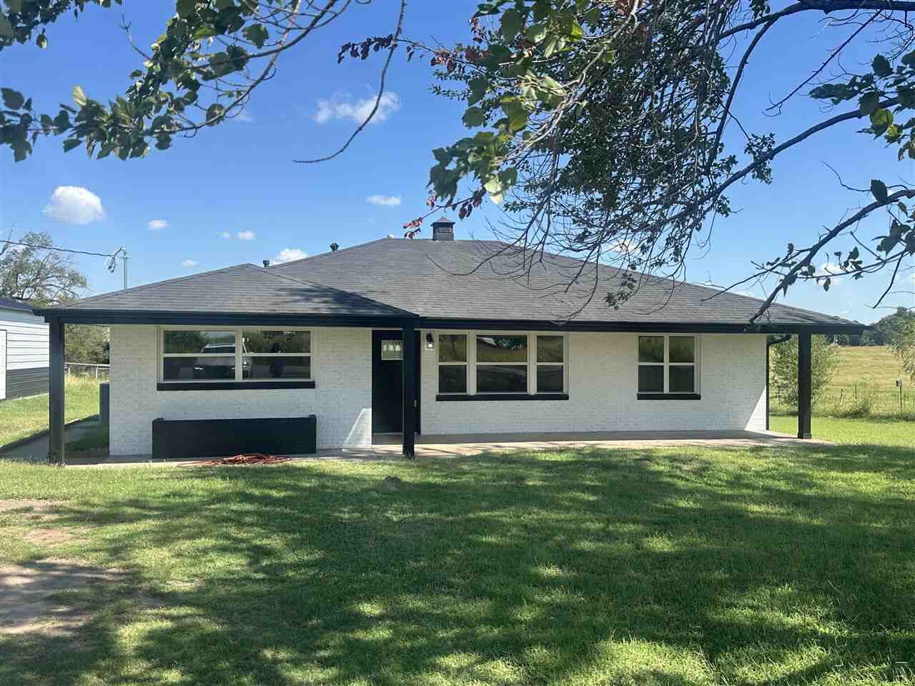 Property Photo:  1938 Kelley Ave  OK 74604 