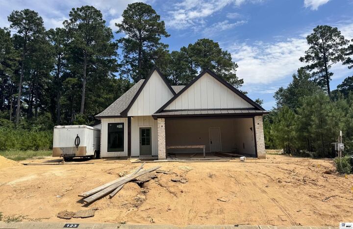 Property Photo: 123 Westlakes Drive LA 71292