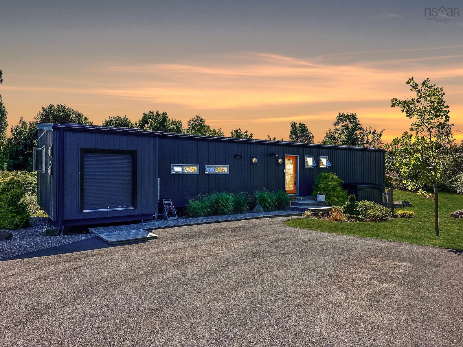 Property Photo:  2277 North Avenue  NS B0P 1H0 