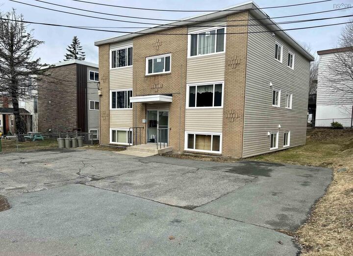 37 Gaston Road  Dartmouth NS B2Y 3W2 photo