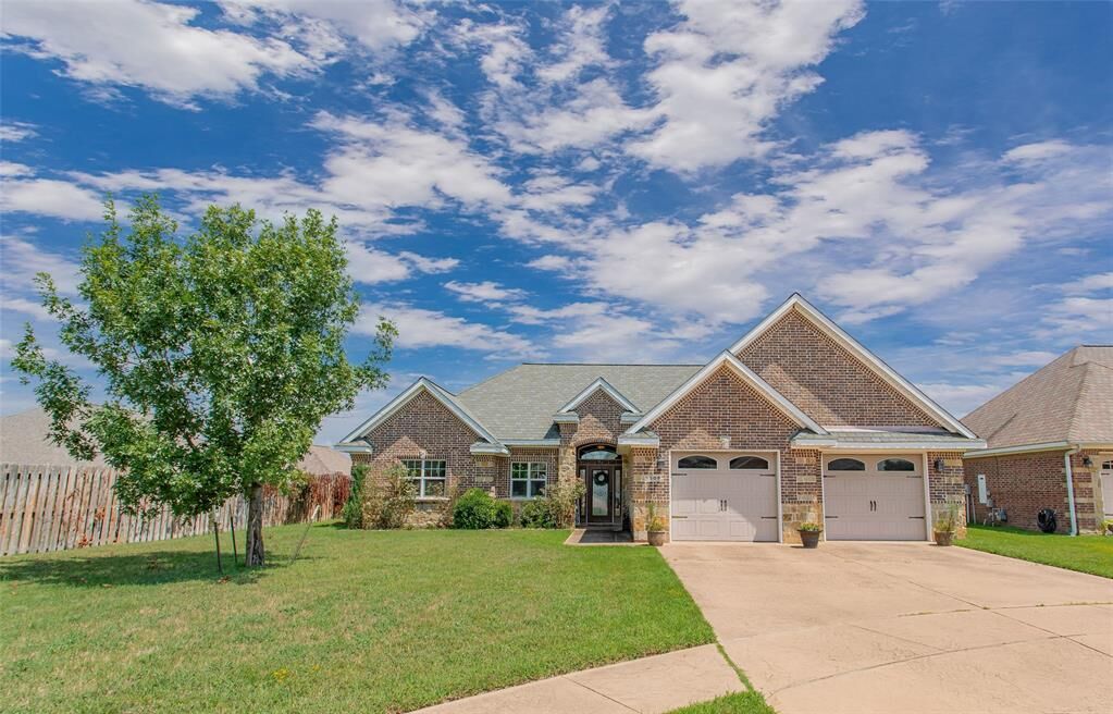 Property Photo:  1505 Lucy Circle  TX 75771 