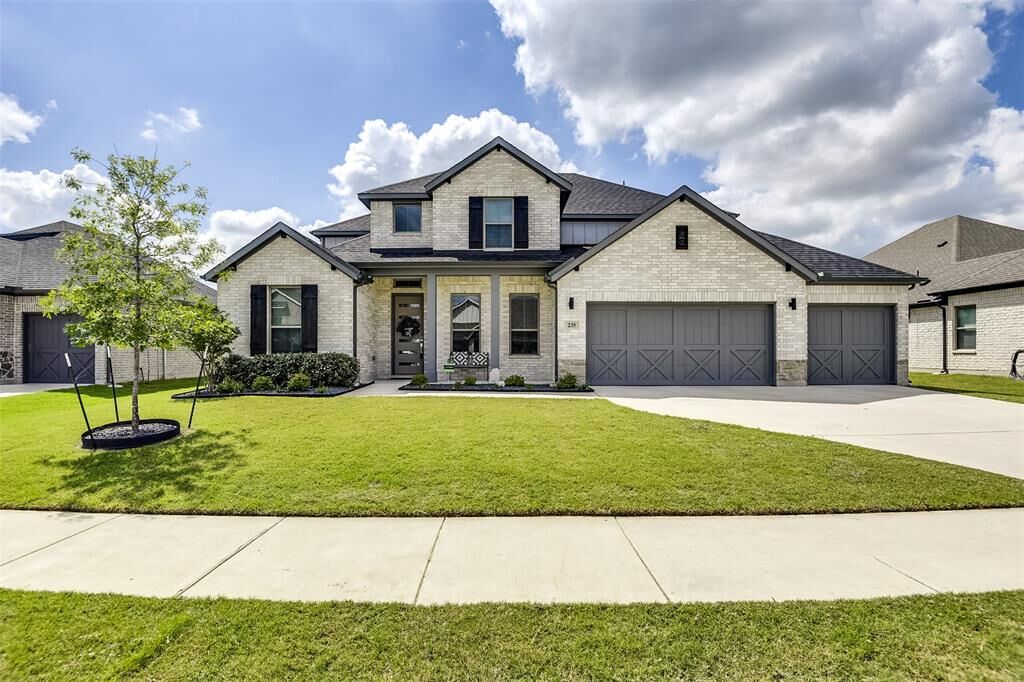 Property Photo: 235 Half Moon Drive TX 75165