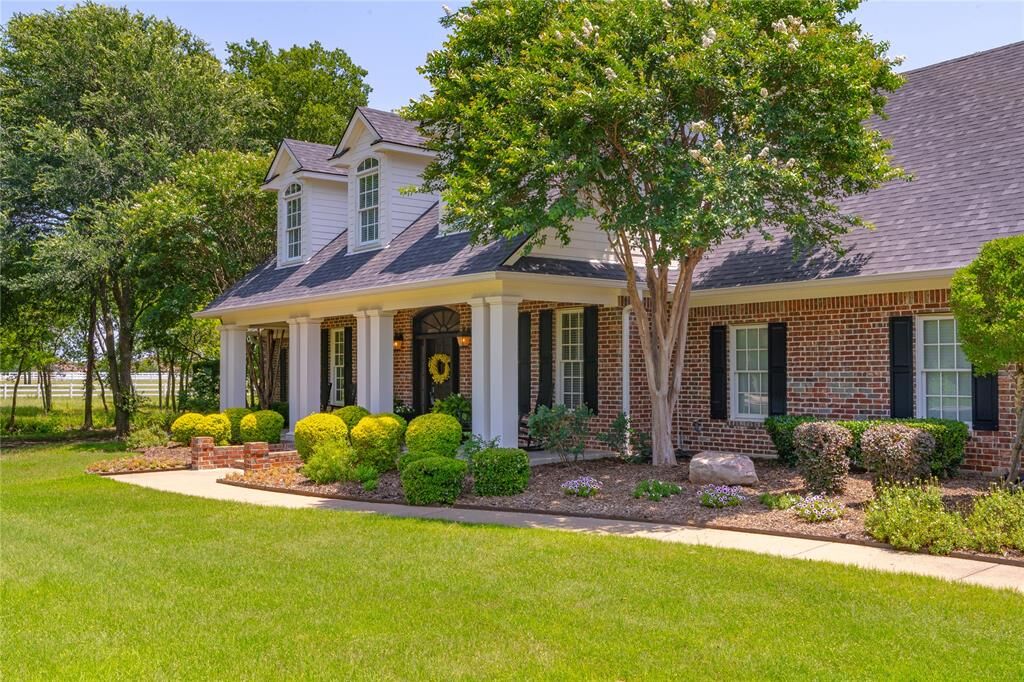 Property Photo: 138 Pedigree TX 75154