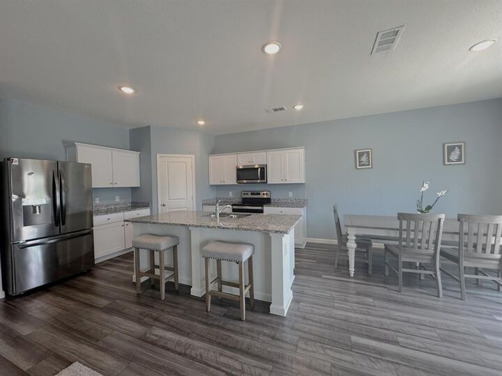 Property Photo: 1405 Escondido Drive TX 76052