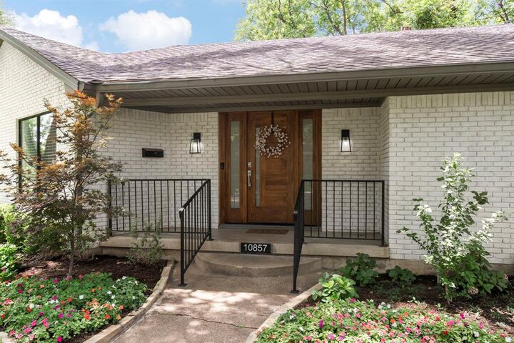 Property Photo: 10857 Waterbridge Circle TX 75218