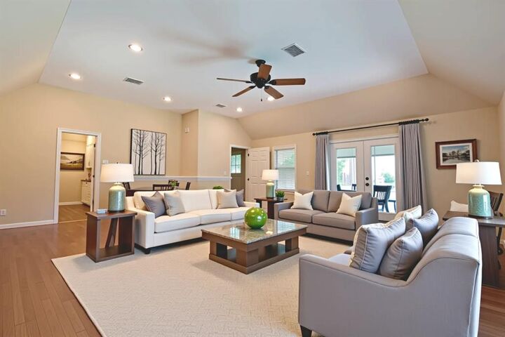 Property Photo: 6812 Riverdale Drive TX 76132