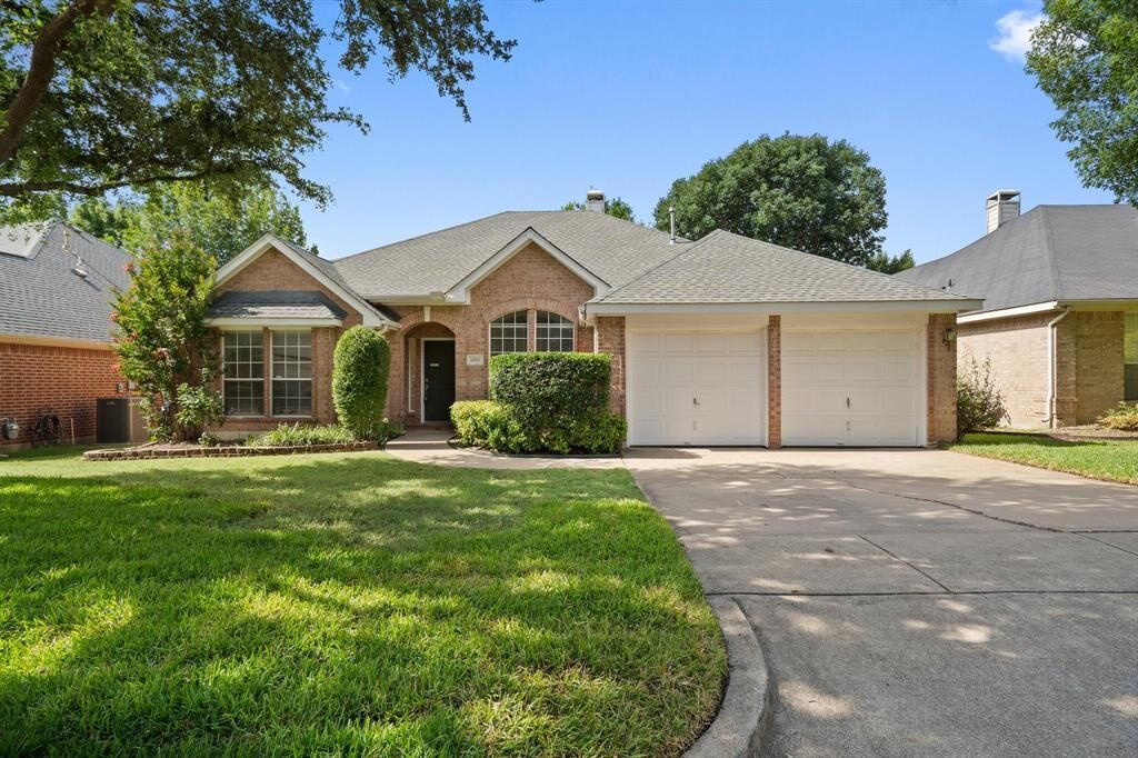 Property Photo:  6905 Windwood Trail  TX 76132