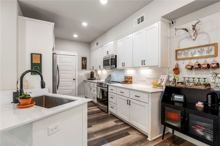 Property Photo: 16 Kinloch Drive AR 72715