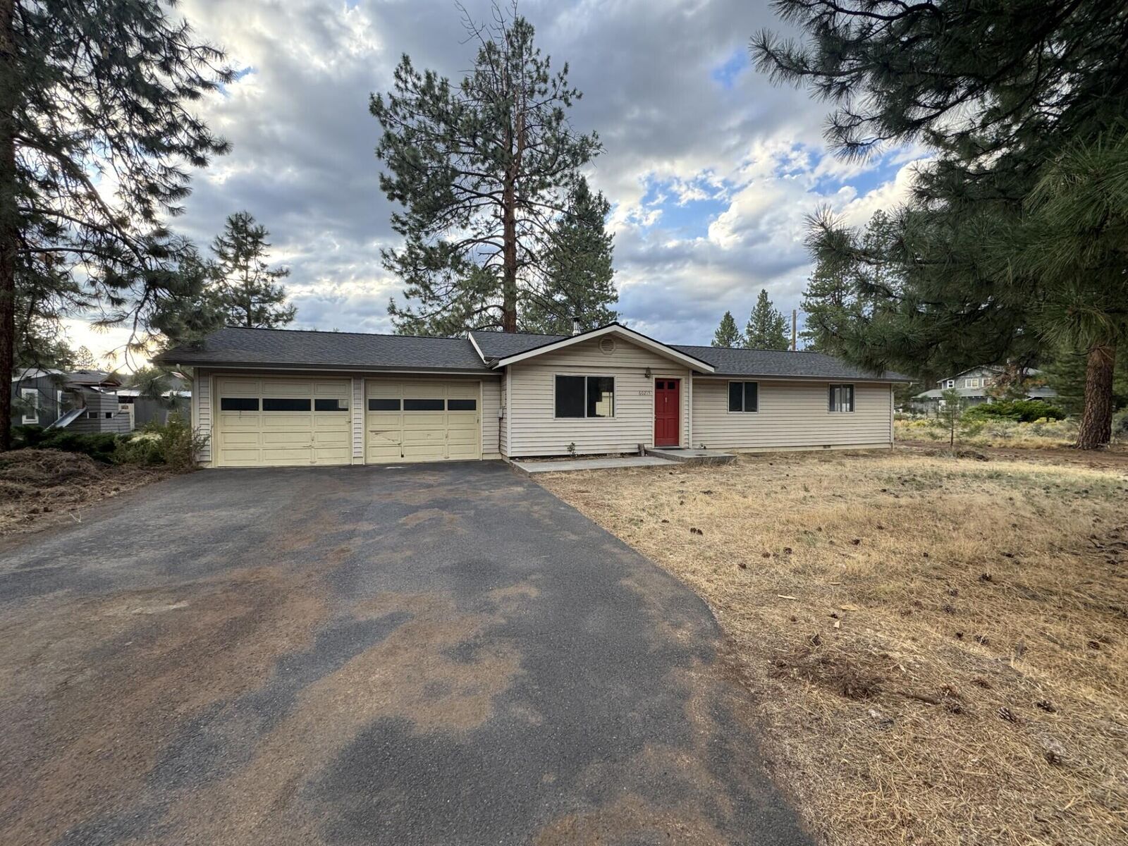 Property Photo: 60215 Cheyenne Road OR 97702