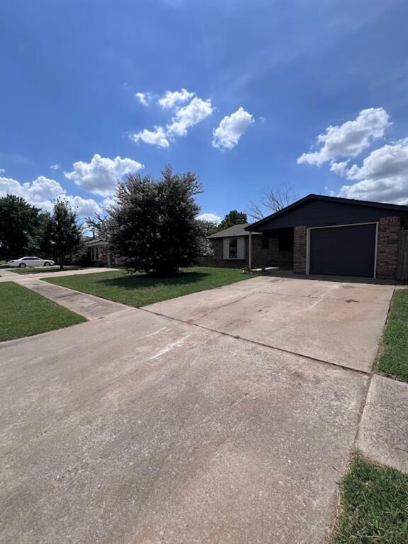 Property Photo: 1209 Dreessen Drive OK 73160