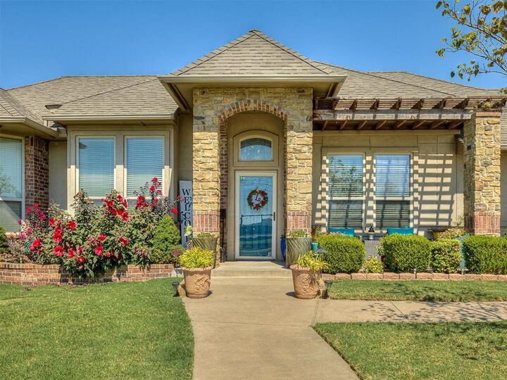 Property Photo:  601 Irish Lane  OK 73099 