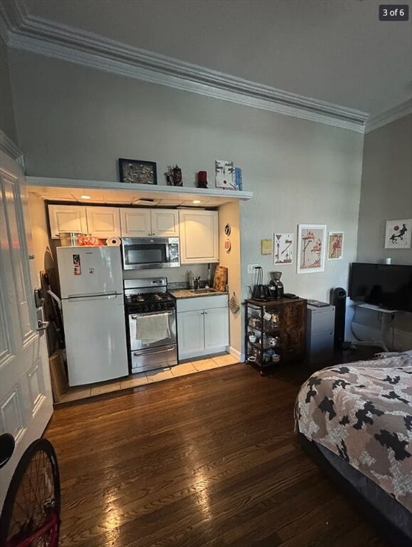 Property Photo: 120 Charles St 6 MA 02114