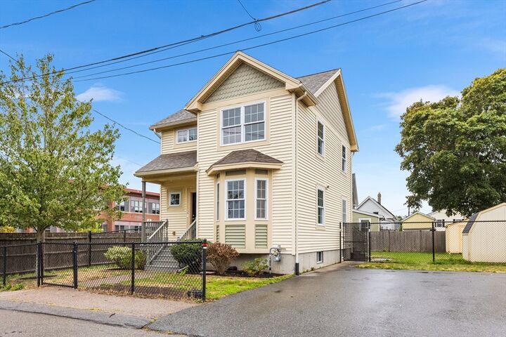 Property Photo:  15 Orange Ct  MA 01902 