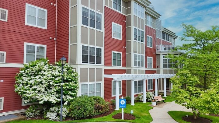 35 Commonwealth Ave 404  Newton MA 02467 photo