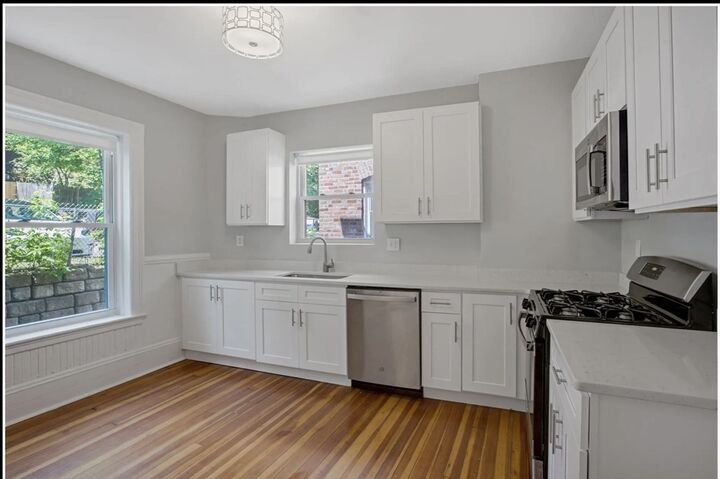 Property Photo: 116 Winthrop St 6 MA 02445