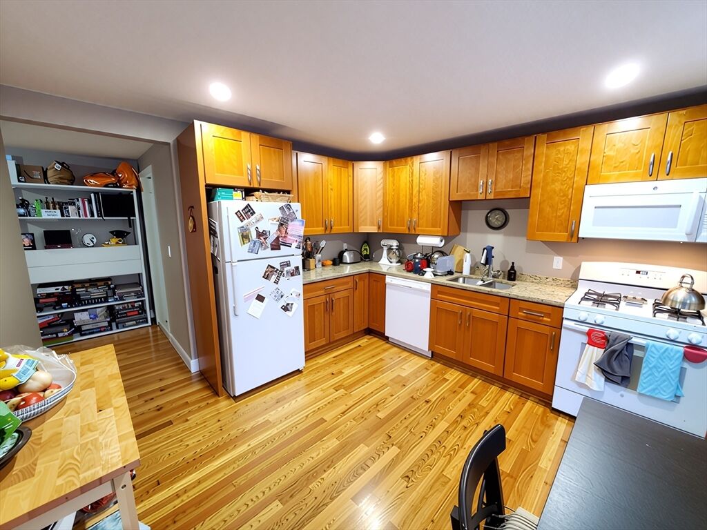Property Photo: 84 Cross St 1 MA 02145
