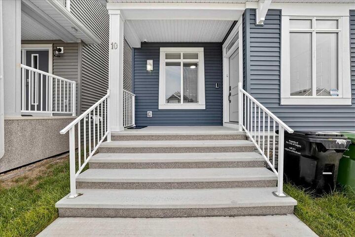 Photo de la propriété: 10 Lucas Close NW AB T3P 1Z5