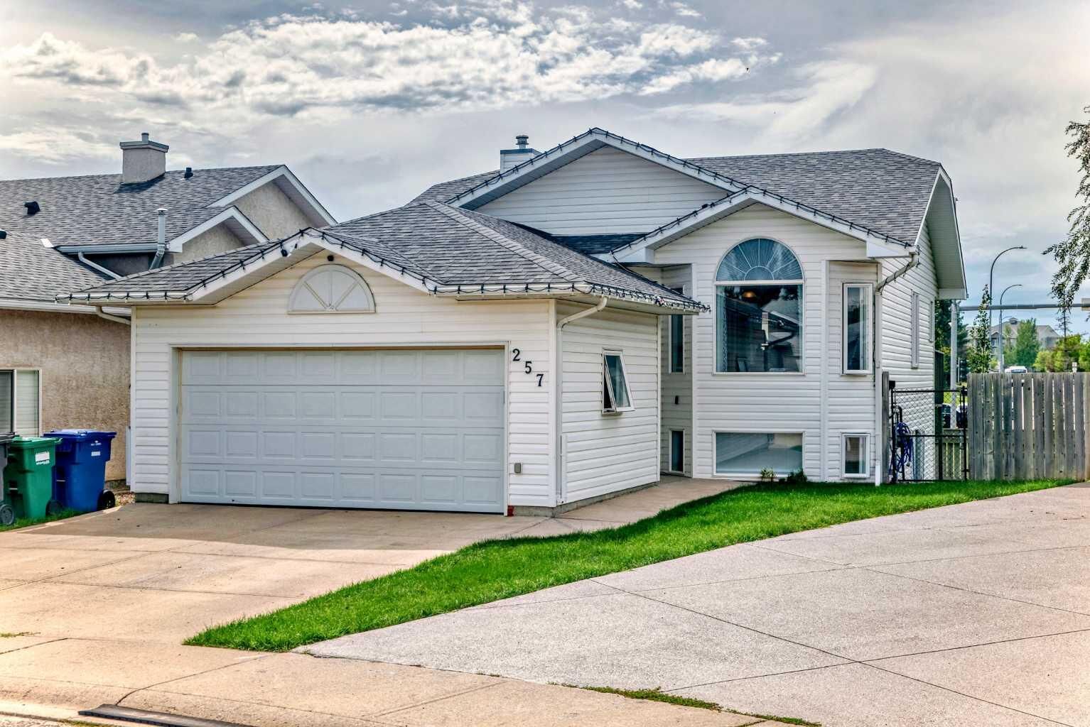Photo de la propriété:  257 Heritage Crescent W  AB T1J 7E4 