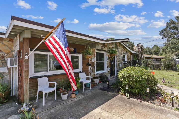 Property Photo: 3219 Princeton Dr FL 32563