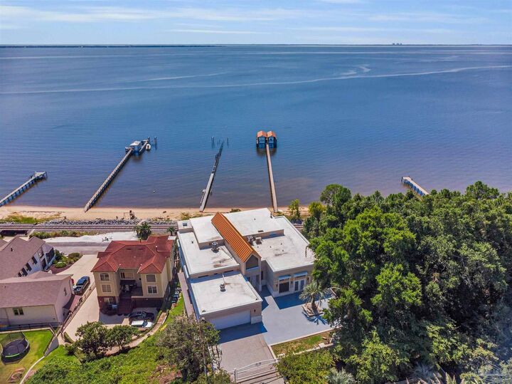 Property Photo: 6494 Scenic Hwy FL 32504