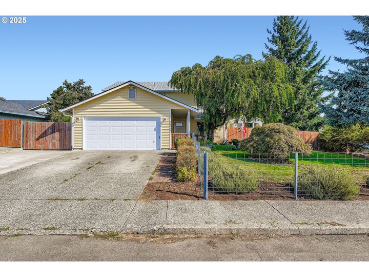 Property Photo: 14218 NE 69th St WA 98682