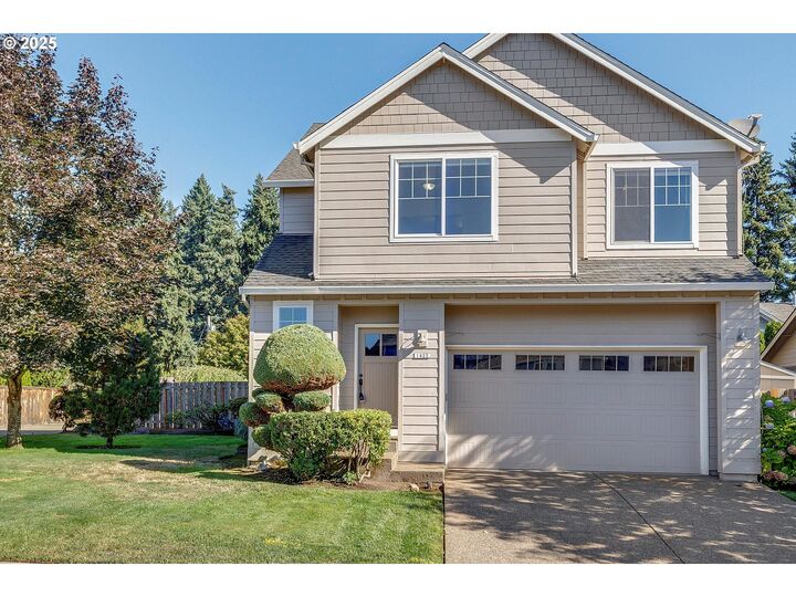 Property Photo: 1422 NE 18th Pl OR 97013