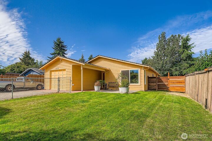 Property Photo: 2916 58th Avenue NE WA 98422