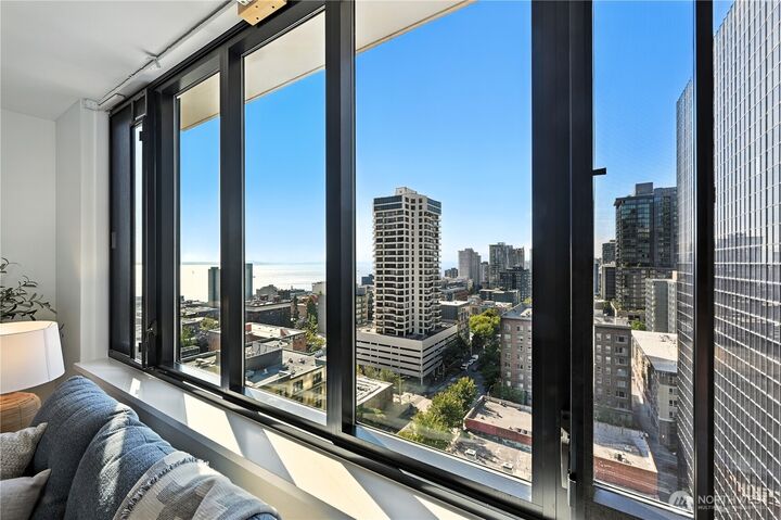 Property Photo: 2100 3rd Avenue 1604 WA 98121