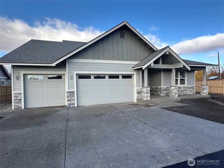 Property Photo:  2519 N Dandelion Lane  WA 98926 