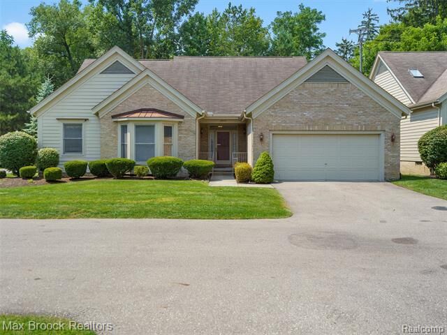 Property Photo: 29421 Woodfield Court MI 48331