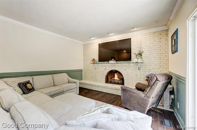 Property Photo: 25337 Briarwyke Drive MI 48336