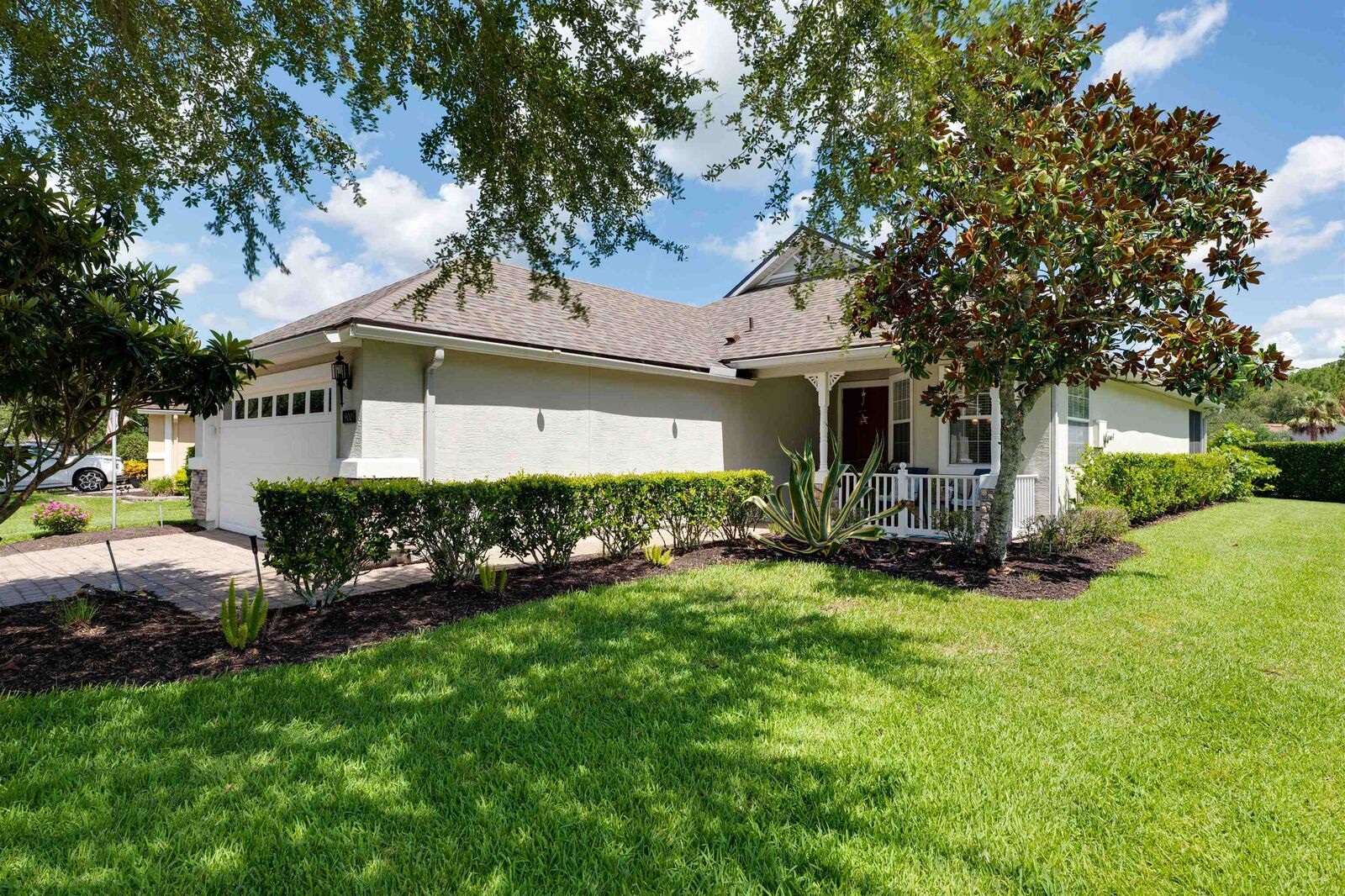 Property Photo:  900 Hazeltine Ct  FL 32092 