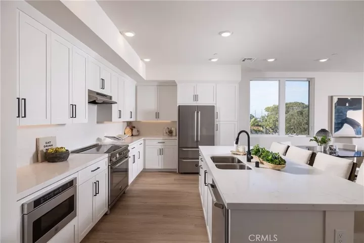 Property Photo: 414 Main Street 420 CA 92648