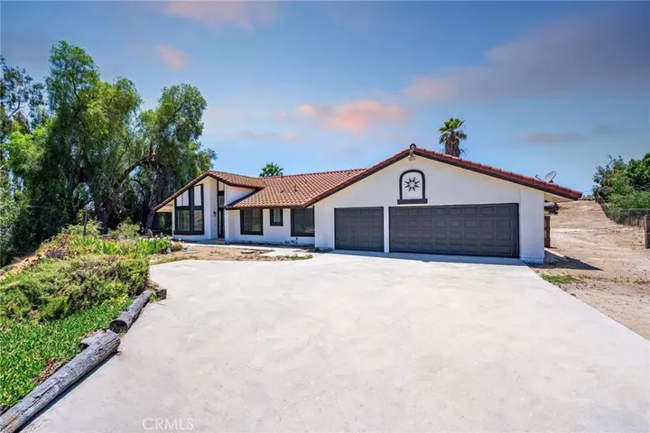 18085 Golden Leaf Lane  Woodcrest CA 92504 photo