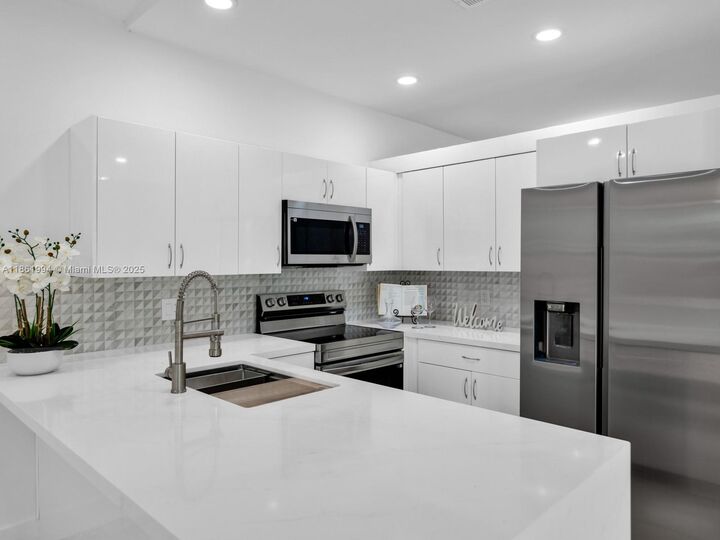 Property Photo: 2130 NW 184th Way FL 33029